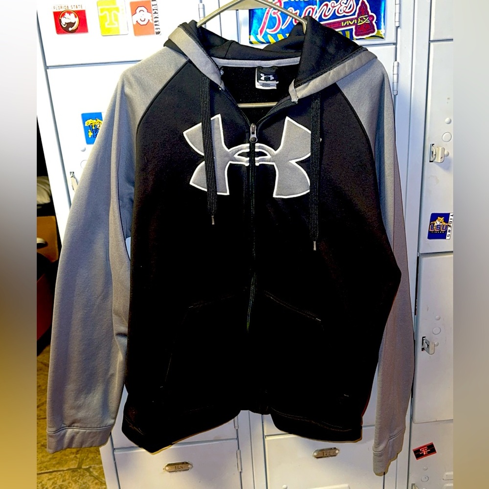 Under Armour Large Zip Up Jacket Large